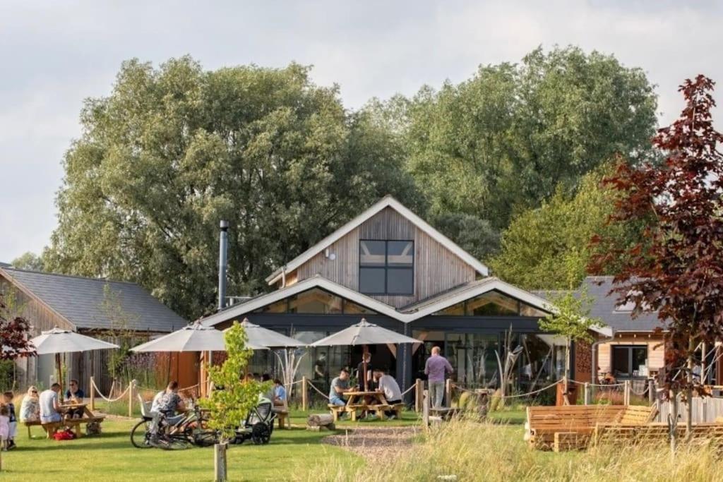 Roseberry Cottage - Lower Mill Estate Somerford Keynes المظهر الخارجي الصورة
